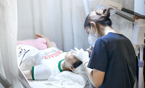 Tìm hiểu về Combo Phun Oxy Tươi + Điều Trị Mụn Chuyên Sâu