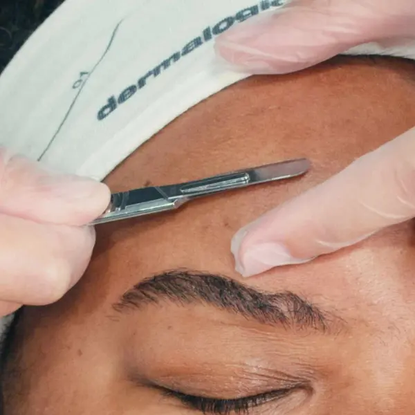 Pro Dermaplaning - Chăm sóc cấp ẩm và làm mịn da